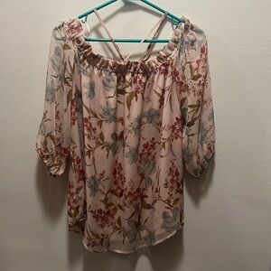 Vince Camuto flower top size S